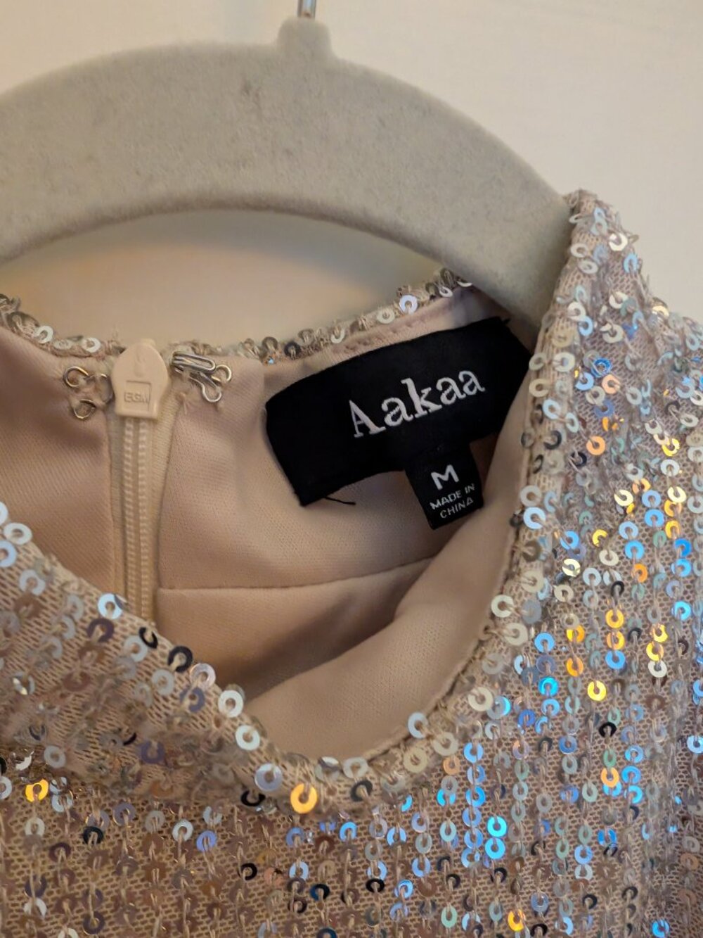 Aakaa Unique Vintage silver sequin jumpsuit size M - Picture 3 of 5